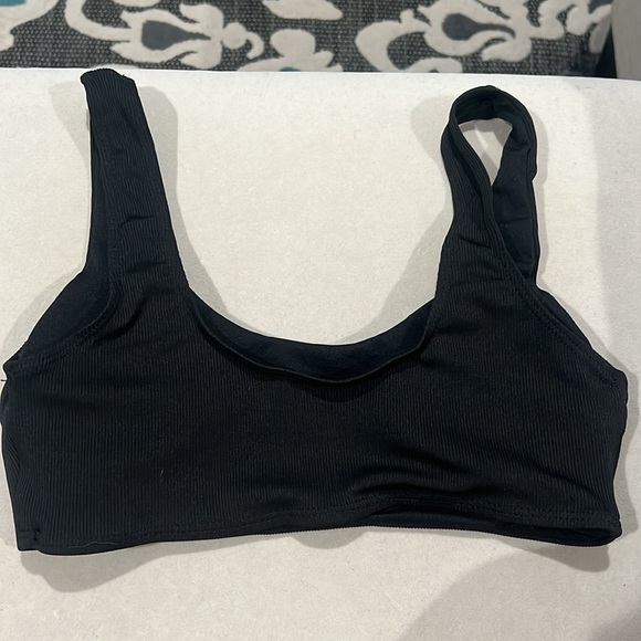 black bathing suit top with double band in front - Picture 2 of 3